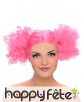 Perruque rose avec couettes frisées