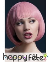 Perruque rose, carré court et frange