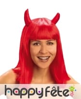 Perruque rouge lisse mi-longue avec cornes