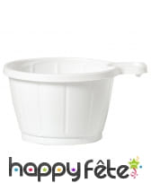 Petites tasses à café blanches en plastique