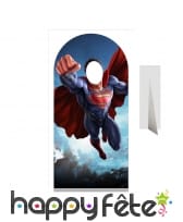 Passe-tête de superman en plein vol