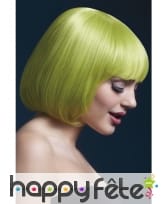 Perruque verte, carré court avec frange.