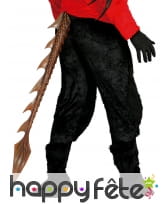 Queue de dragon recouverte d'écailles