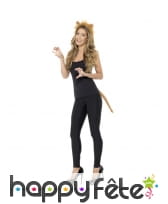 Queue et oreilles de lion sur serre tête