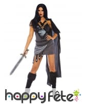 Robe de guerrière du Moyen-Âge avec cape, femme