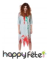 Robe de nuit ensanglantée pour femme