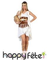 Robe et coiffe blanche dorée de romaine