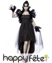 Robe noire queue de pie dos nu avec plumes