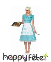 Robe tablier femme au foyer des années 50