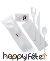 Sachet de couverts blancs avec sel et poivre