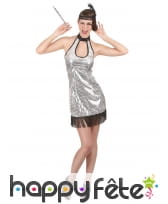 Tenue courte disco argentée avec sequins
