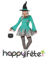 Tenue courte recousue de sorcière vert d'eau