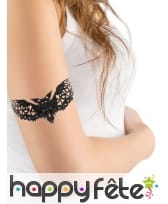 Tatouage chauve-souris noire motif dentelle