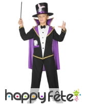 Tenue noire avec cape violette de petit magicien